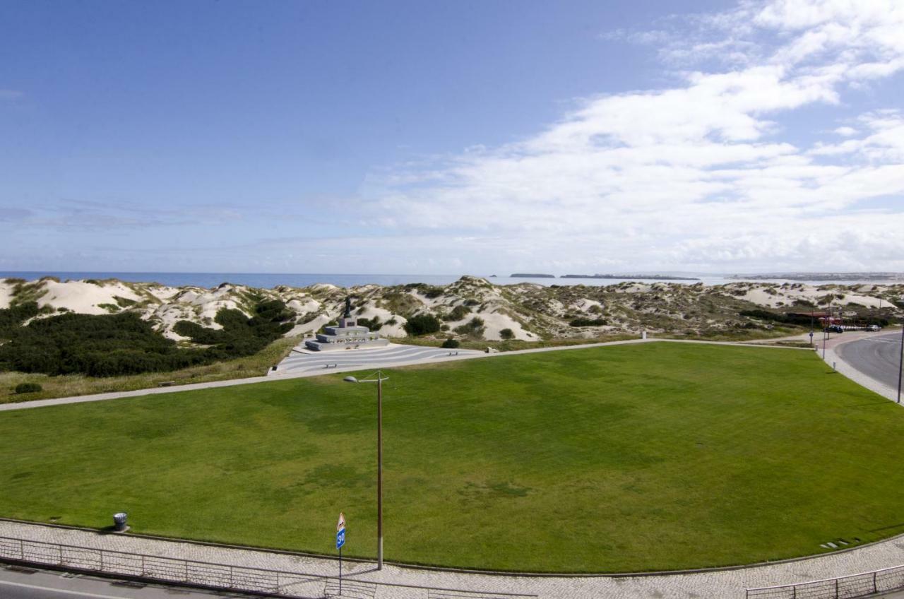 Baywatch Beach House Peniche Exterior photo